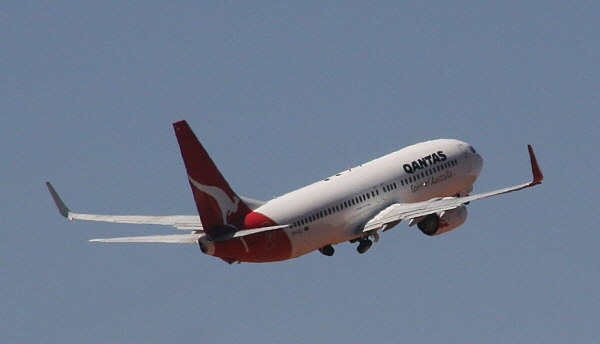 Qantas B 737-800