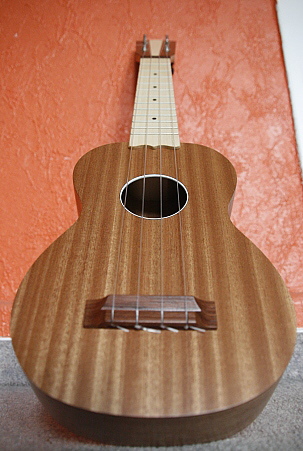 GEWA BR�KO UKULELE MODELL 6